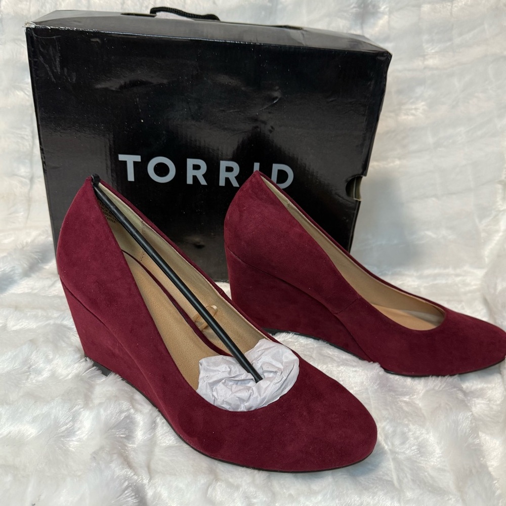 Torrid Burgundy Suede Wedge Shoes Size 9W